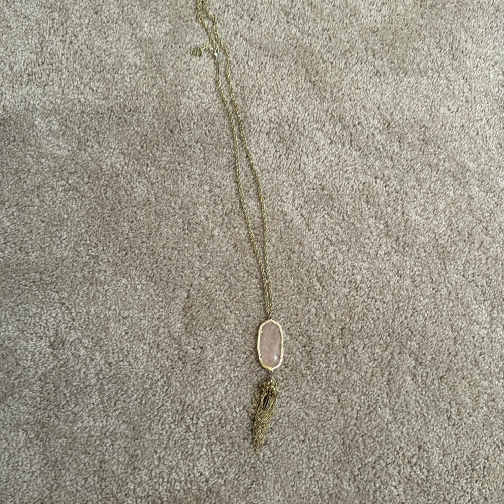 Kendra Scott necklace